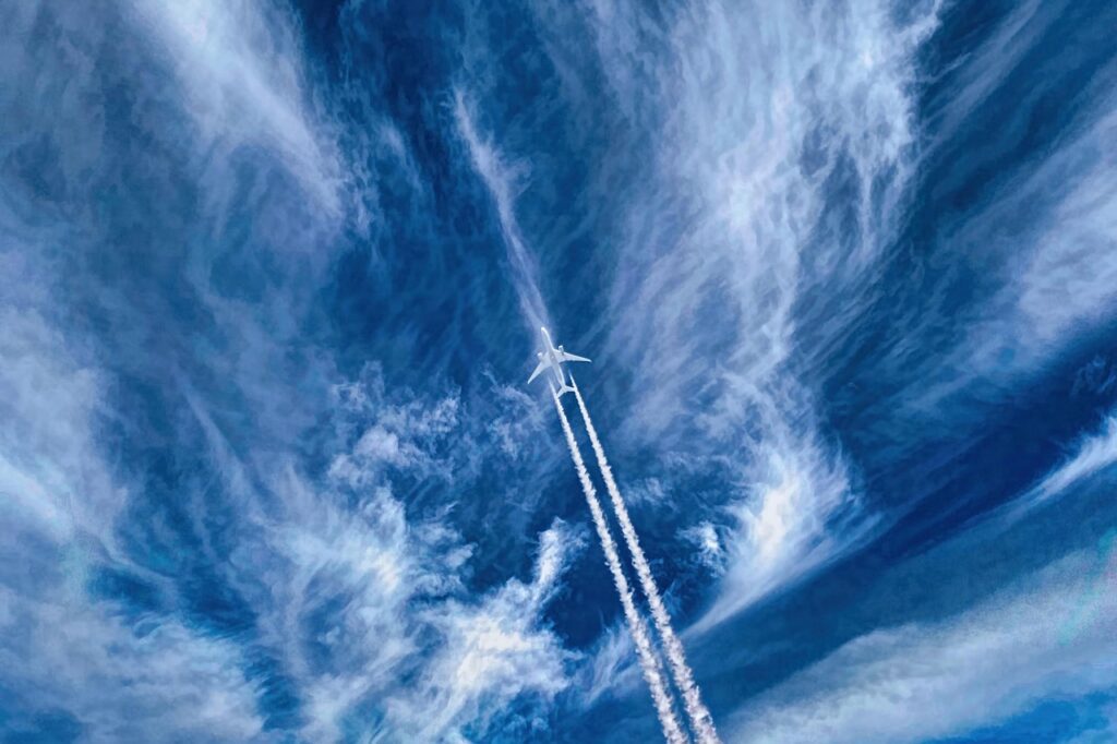 Flugzeug, Himmel, Wolken, Kondensstreifen