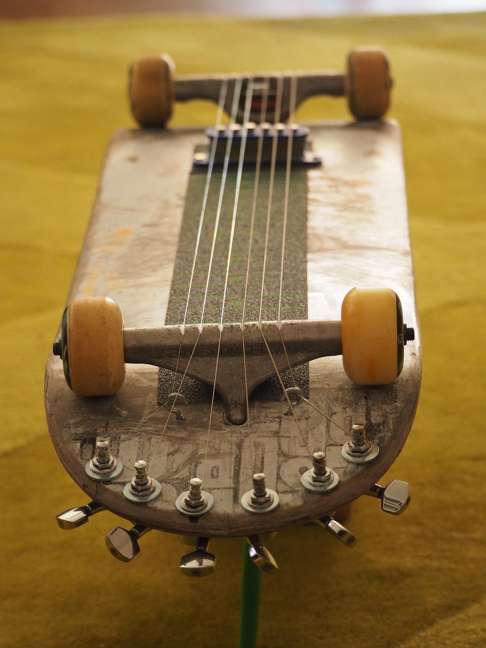 Upcycling, Skateboard-Gitarre